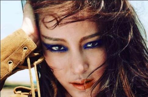 含蓄煙熏眼妝教程，告訴你南寧學(xué)化妝哪家好