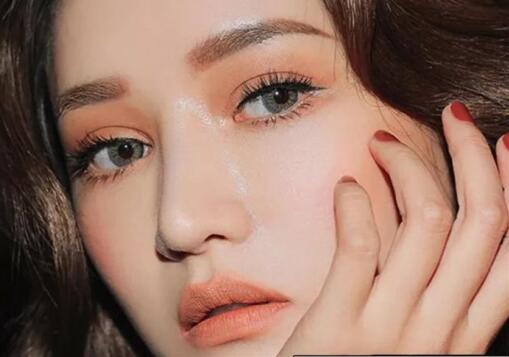 南瓜妝要怎么畫(huà)才好看？看完南寧彩妝培訓(xùn)的教程就懂了