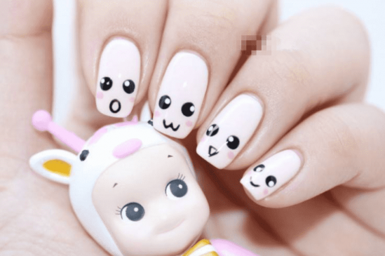 南寧美甲學(xué)校：可可愛愛表情美甲教程