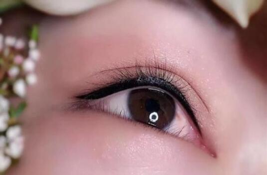 南寧紋繡學(xué)校：操作美瞳線時的6大知識點
