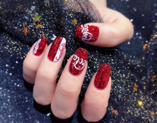 南寧美甲學校：美甲根部掉色怎么辦？