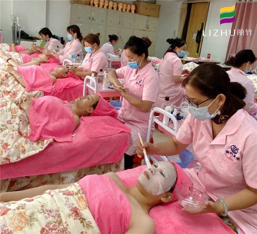 南寧學美容哪家專業(yè)？麗竹美容學校歡迎你