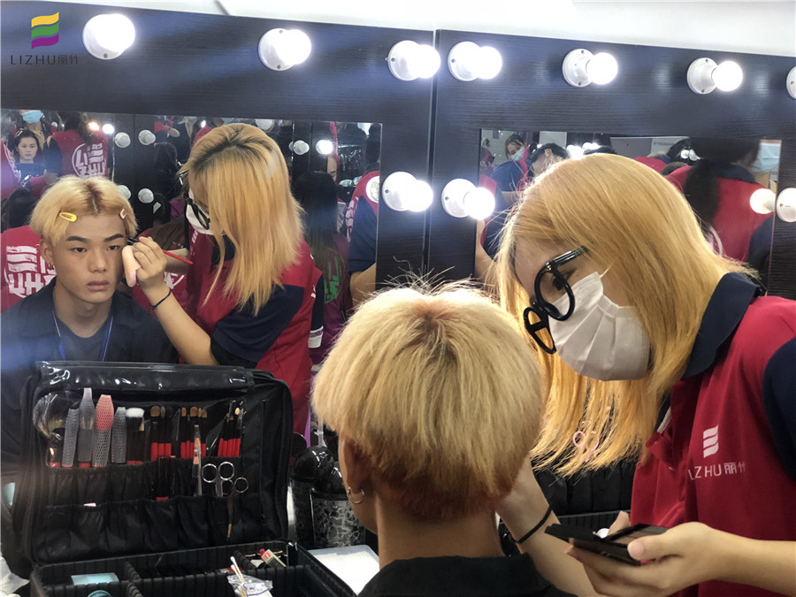 南寧化妝課堂：“濃眉大眼”男士妝容教程