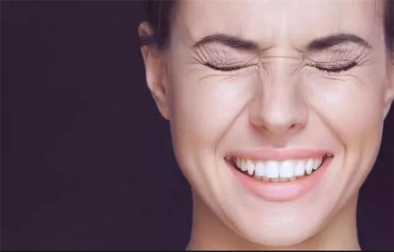 美容技巧：如何快速去除魚(yú)尾紋