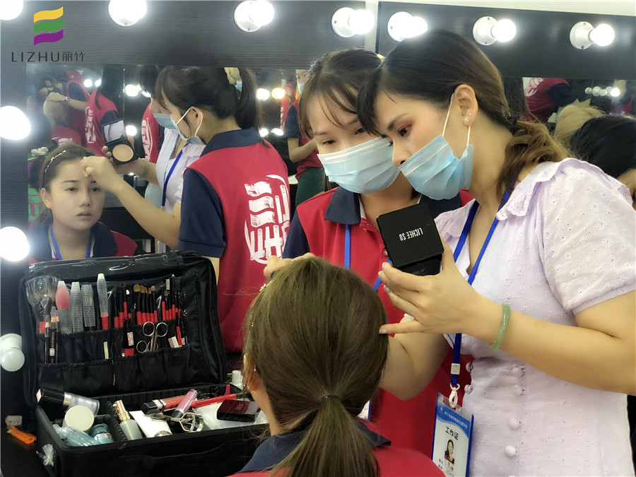 南寧化妝課堂：萬綠叢中一點紅