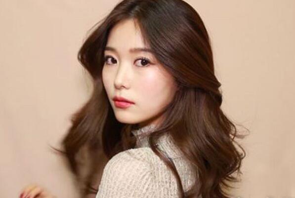 南寧美發(fā)學(xué)校：熱燙頭發(fā)不卷？