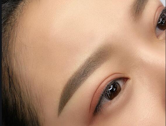 紋繡技巧：如何紋出對(duì)稱(chēng)性好的眉毛