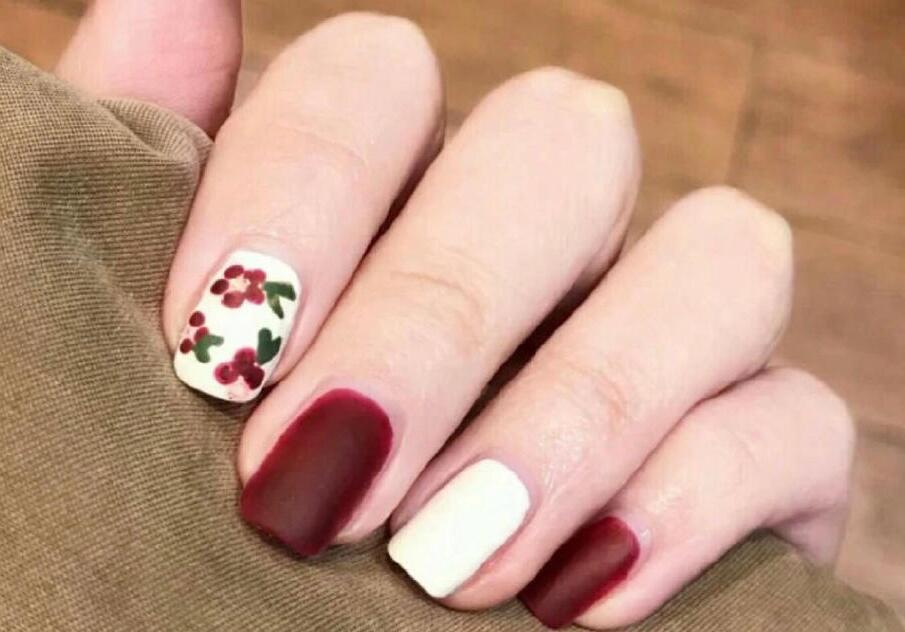 那些美麗得有些過分的美甲款式