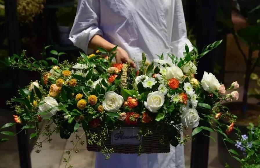 南寧花藝學(xué)校：插花分為哪幾類