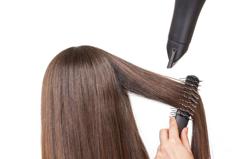 美發(fā)知識：如何挑選合適的吹風機