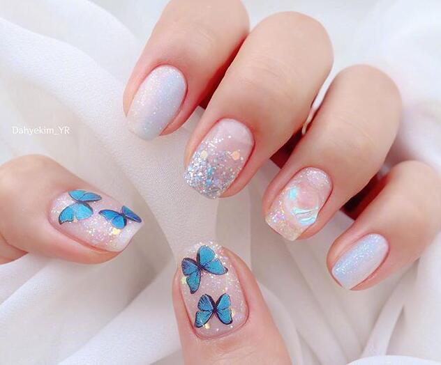 南寧美甲學(xué)校：韓系顯白冬日美甲