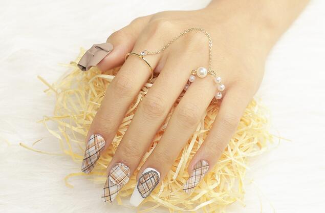 格紋美甲，麗竹學(xué)校美甲班作品分享