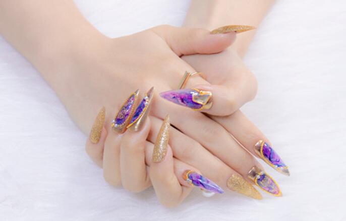 那些適合新年的美甲作品（三）