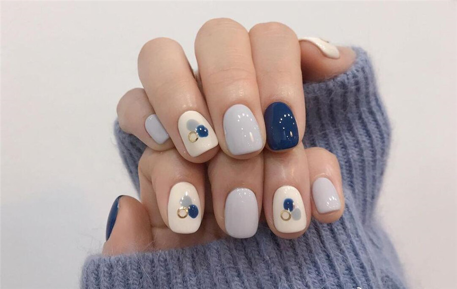 南寧口碑好的美甲學(xué)校：清新磨砂春日美甲 