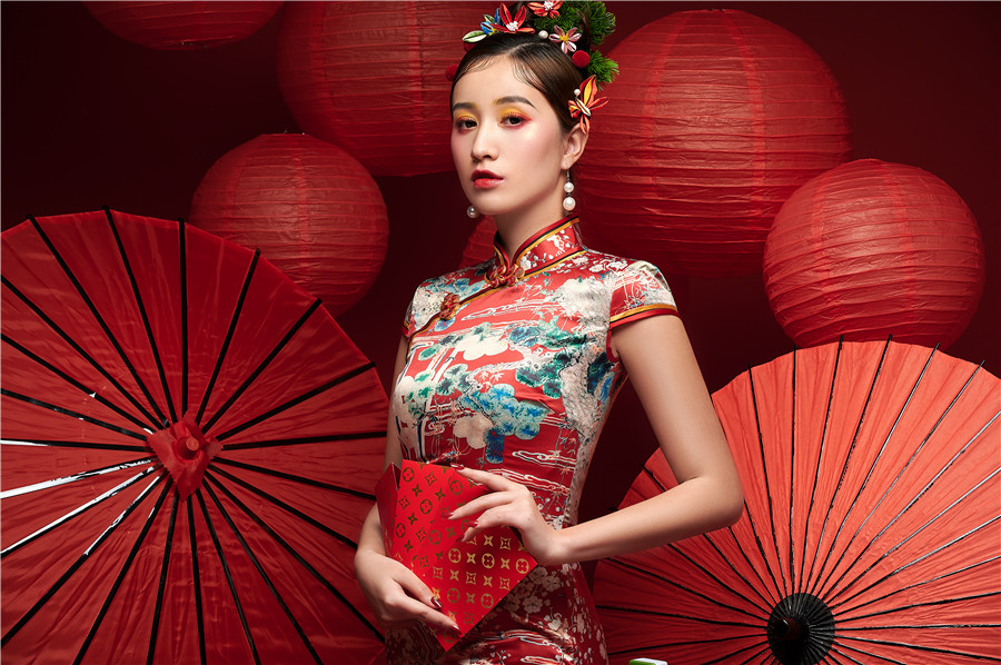 廣西彩妝培訓(xùn)：精致民國(guó)旗袍造型