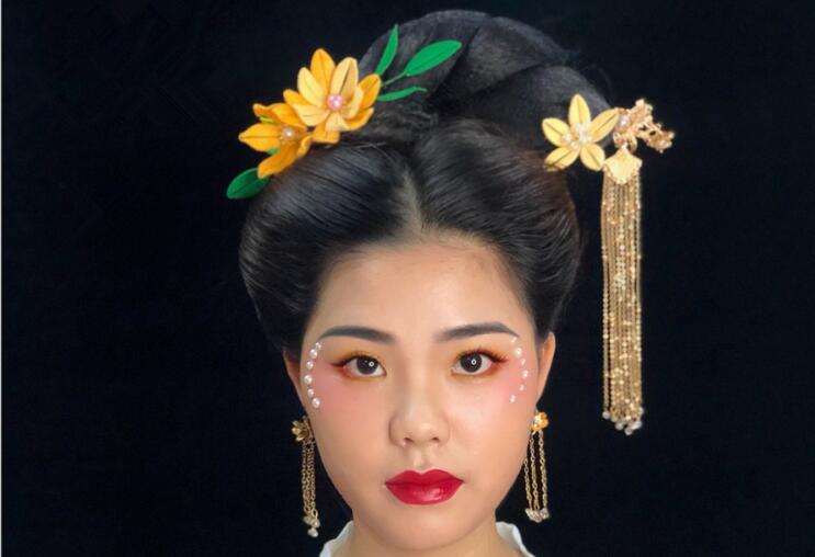 南寧化妝培訓學校作品：古代女子妝容造型