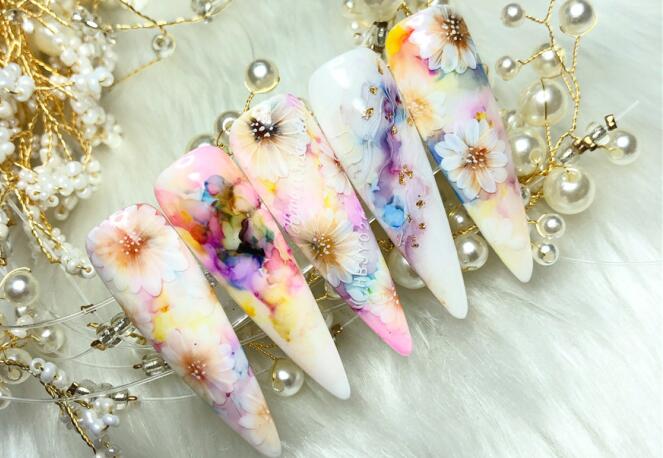 廣西美甲進修班課程：美甲時間持久小竅門