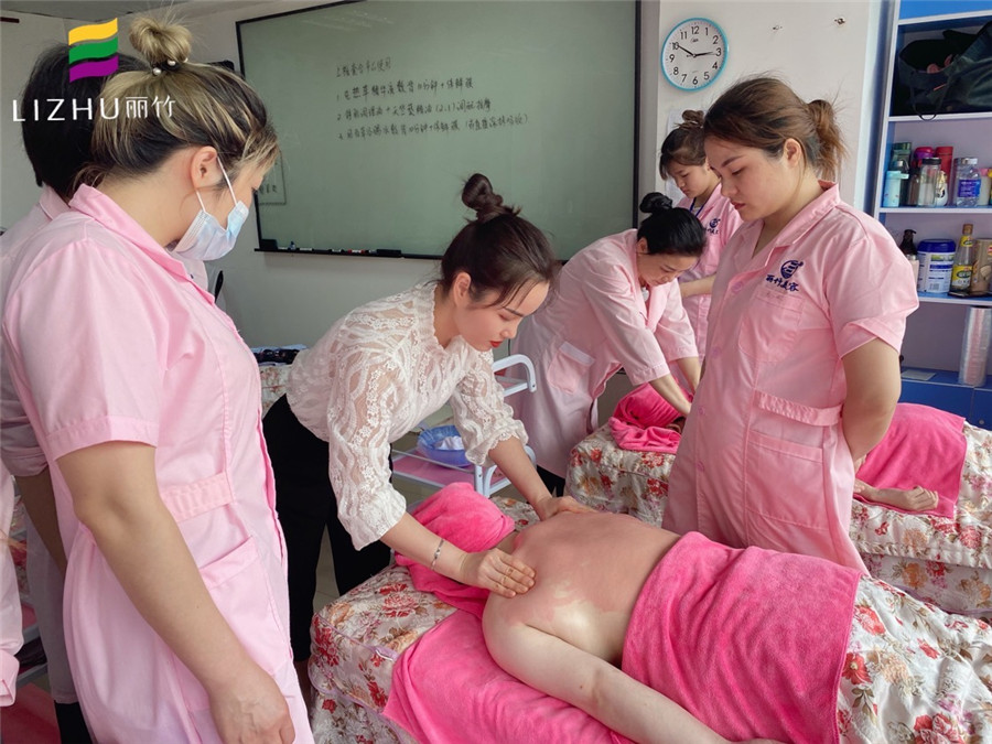 廣西美容學(xué)校課堂：認識肩井穴和天宗穴