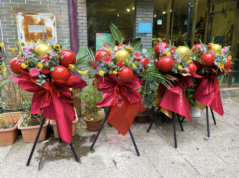 如何制作花籃？南寧插花培訓班來幫你