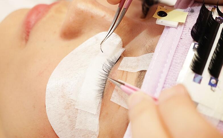 做完美睫為什么要補(bǔ)眉毛？去南寧美睫學(xué)校聽聽課