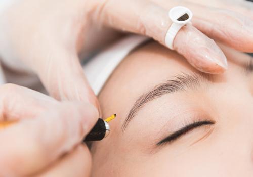 廣西紋繡學(xué)校全員討論：紋繡過后為什么會(huì)掉色？