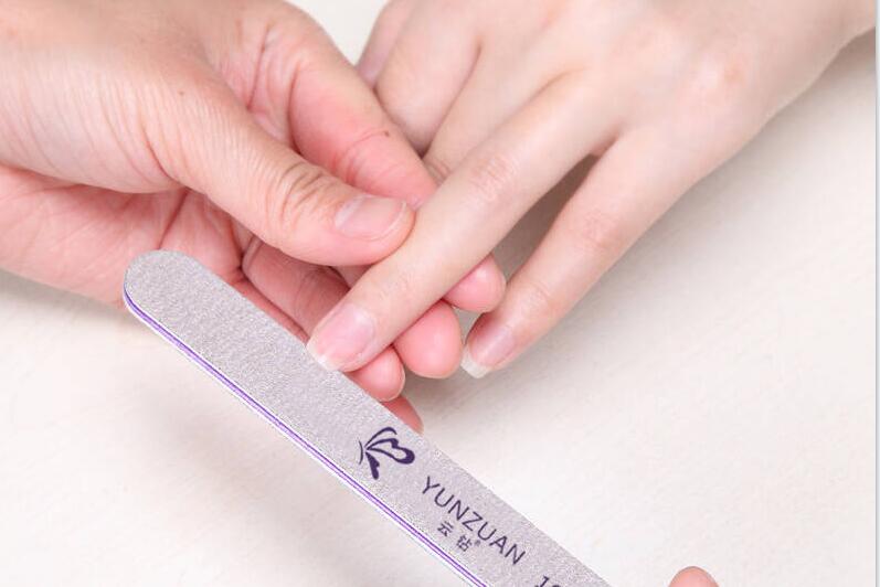 做美甲為什么要打磨？南寧美甲學校幫你揭秘