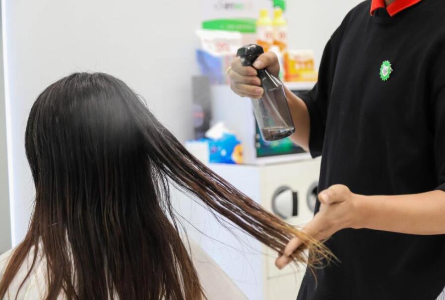 不同長(zhǎng)度的碎發(fā)怎么剪？廣西有實(shí)力的學(xué)校教你