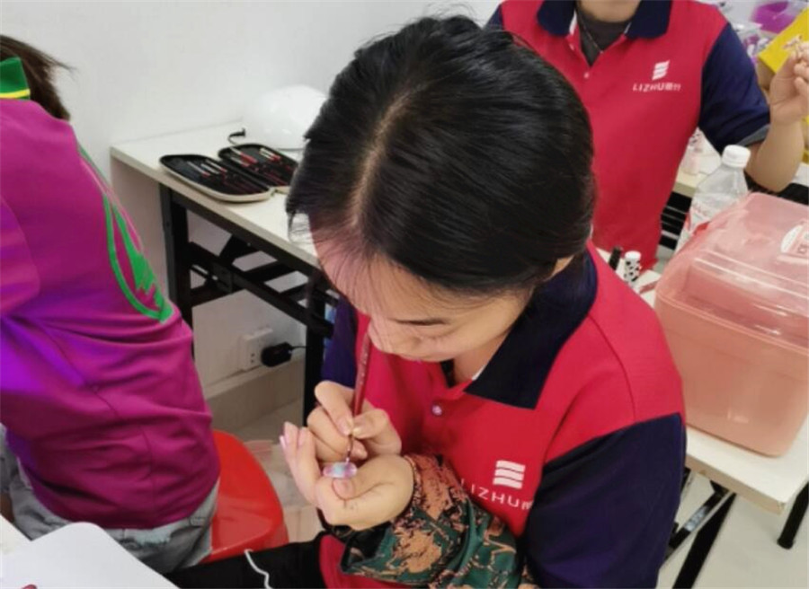 喜歡美甲，是因為它的萬種風情