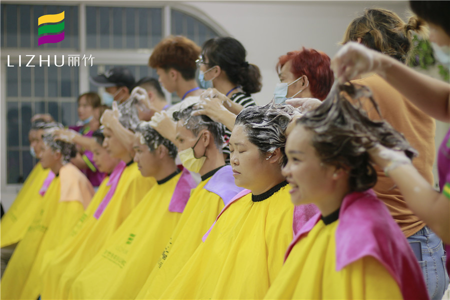 坐著怎么洗頭？南寧專業(yè)美發(fā)培訓(xùn)教你