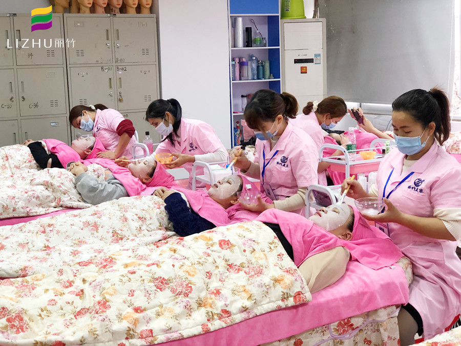 廣西美容培訓(xùn)班教你敷面膜的正確方法