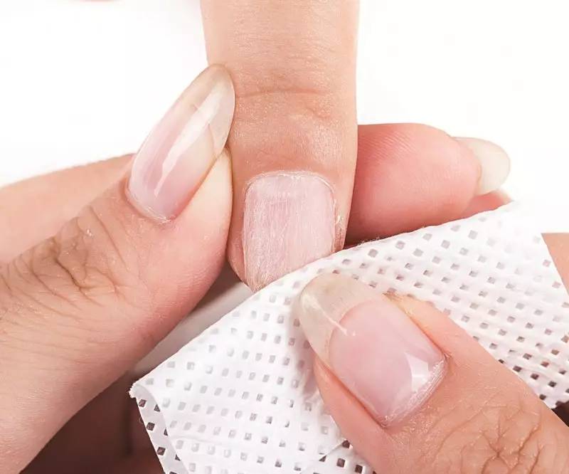 專業(yè)美甲護(hù)理技巧，詮釋廣西排名前十美甲學(xué)校的魅力