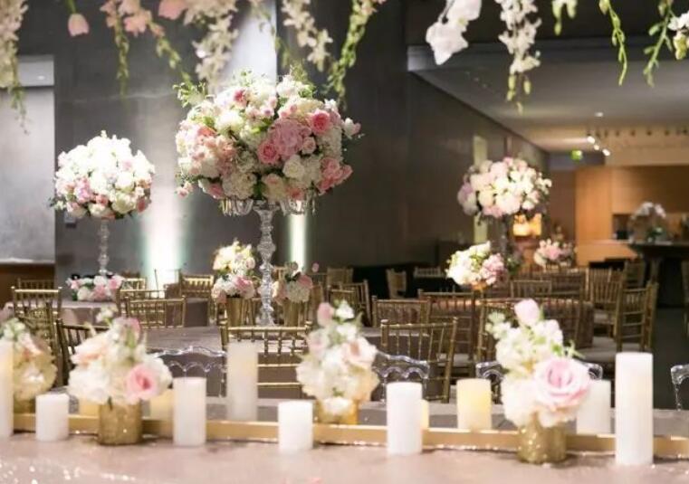 超實用的桌花布置技巧，南寧花藝培訓(xùn)班幫你總結(jié)好了