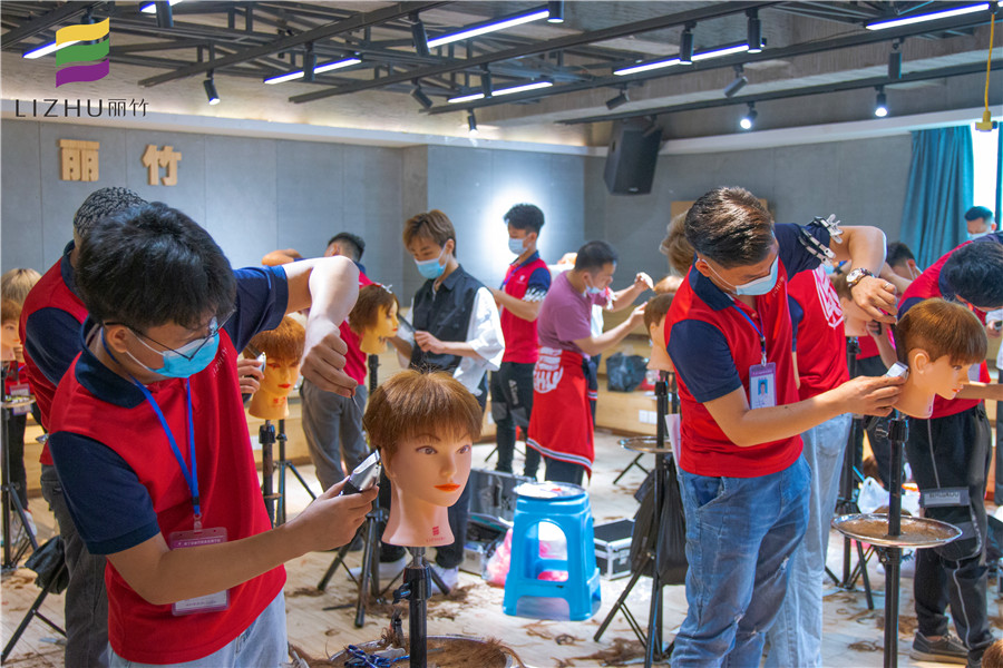 想學(xué)男發(fā)剪發(fā)步驟，到南寧有實(shí)力的美發(fā)學(xué)校