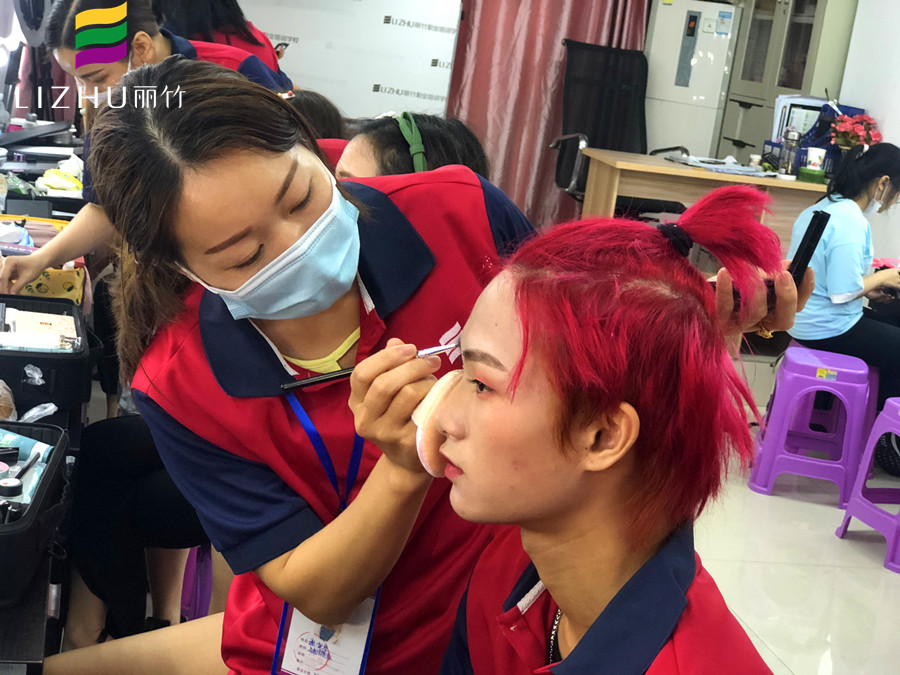 南寧十大化妝學(xué)校：不為人知的化妝小秘密