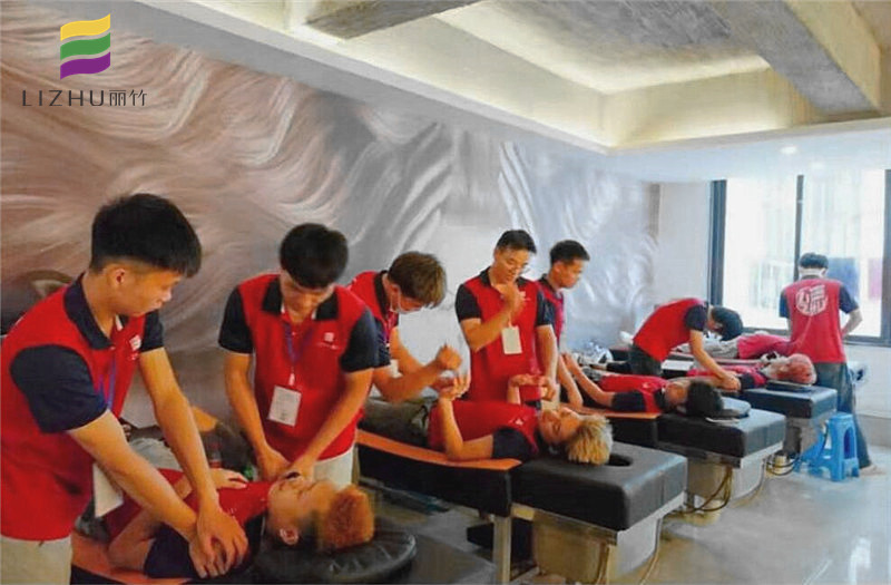 想知道南寧學(xué)美發(fā)哪家口碑好？來看看課堂花絮吧！