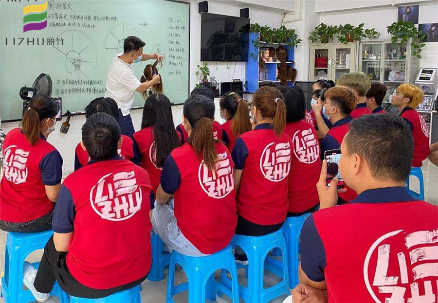 廣西美發(fā)學(xué)校哪家好？來看看美發(fā)課堂吧