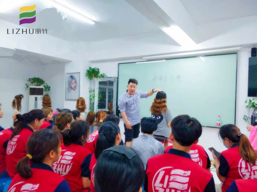 南寧美發(fā)去哪里進(jìn)修？麗竹美發(fā)學(xué)校歡迎你