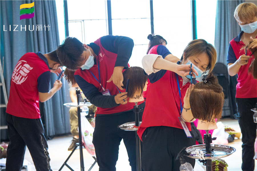 真人實(shí)操考核，檢驗(yàn)?zāi)蠈幟腊l(fā)學(xué)校哪家專業(yè)