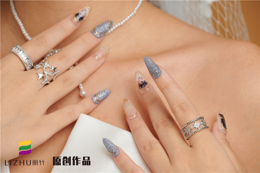 貼甲片能維持多久？廣西美甲基礎(chǔ)學(xué)校告訴你