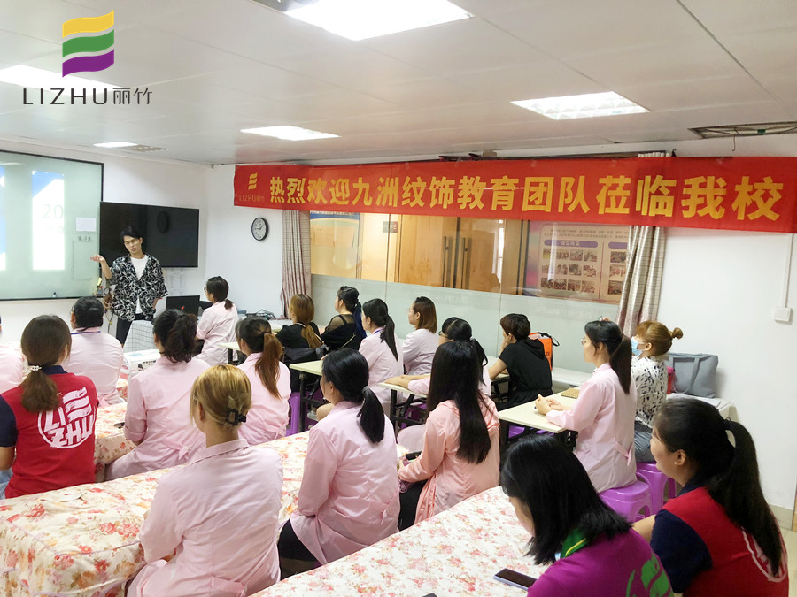 紋繡師怎么和顧客溝通過？南寧專業(yè)紋繡學校劃重點