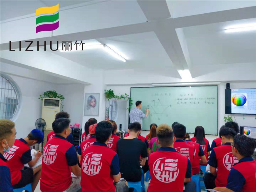 麗竹魔幻色彩課開(kāi)班，實(shí)力證明南寧學(xué)美發(fā)哪家教學(xué)好