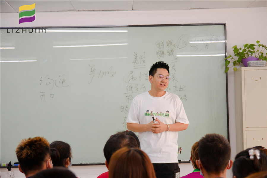 廣西美發(fā)學(xué)校哪家包工作？來(lái)麗竹美發(fā)就業(yè)宣講會(huì)吧