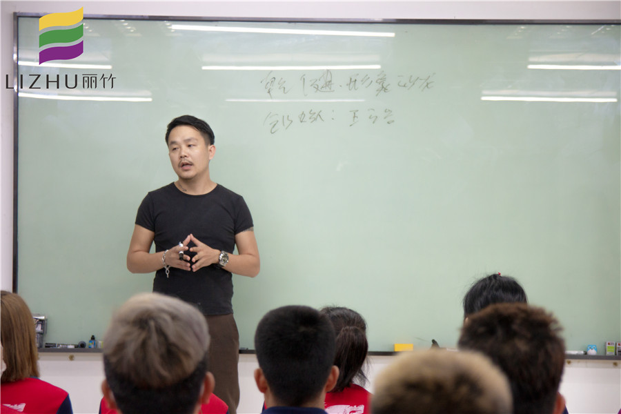 麗竹美發(fā)就業(yè)宣講，告訴你南寧美發(fā)學(xué)校哪家就業(yè)率高