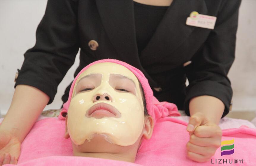 學(xué)秋季護(hù)膚技巧，感受南寧美容培訓(xùn)學(xué)校哪家好