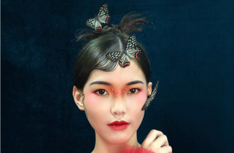 元氣蝴蝶妝容，彰顯南寧學(xué)彩妝的學(xué)校哪家?guī)熧Y強