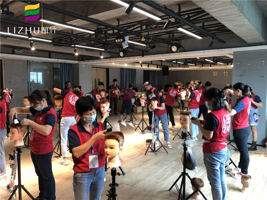 平頭怎么剪？南寧口碑好的美發(fā)培訓(xùn)開(kāi)講