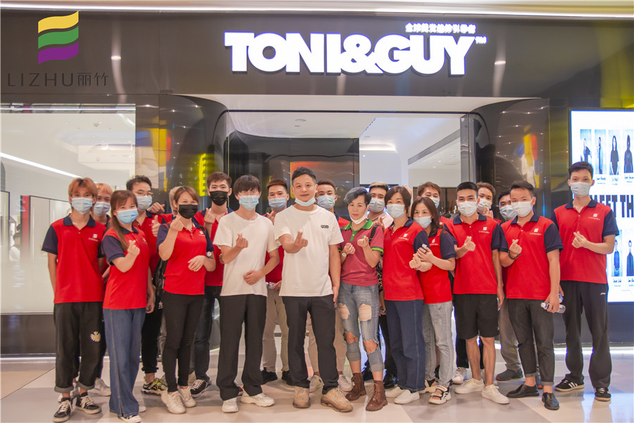 廣西美發(fā)培訓(xùn)學(xué)校就業(yè)觀摩，為學(xué)員提供就業(yè)保障