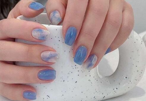 秋冬跳色美甲  廣西美甲學習中心分享