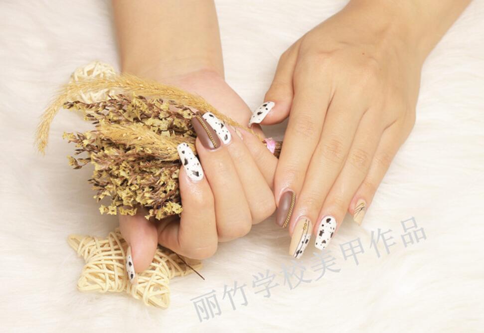 如何擁有閃亮健康的指甲？和南寧美甲培訓(xùn)機(jī)構(gòu)一起學(xué)