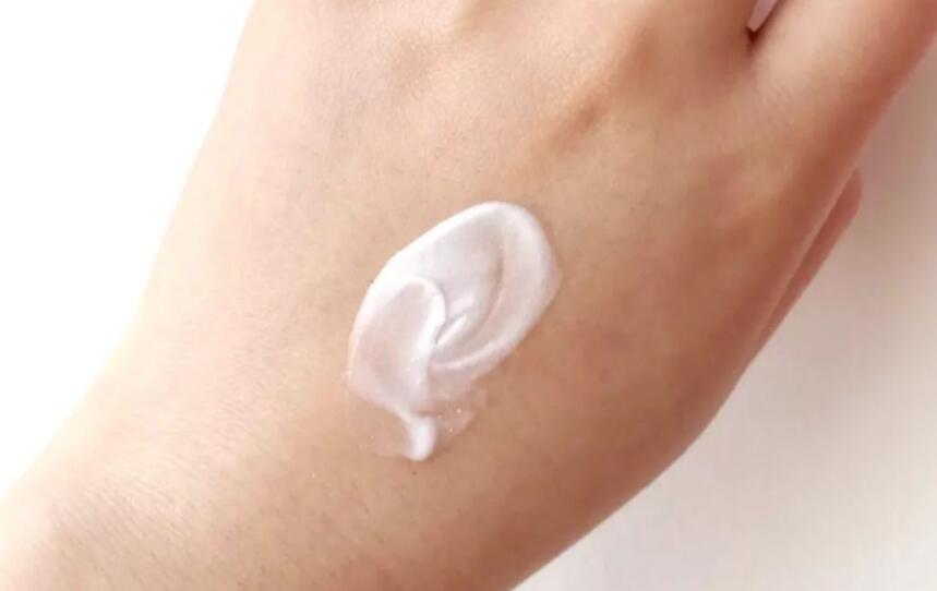 冬季手指開裂怎么辦？廣西美容護(hù)膚培訓(xùn)幫你